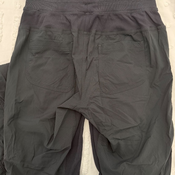Lululemon pants - Picture 4 of 4